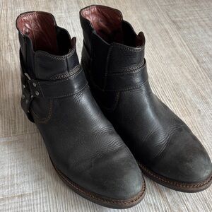 Johnston & Murphy Black Leather Buckle Boots
